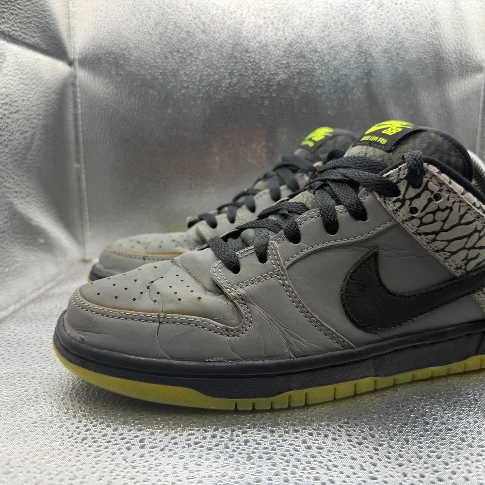 Size 8.5 Nike SB‎ Dunk Low Premium QS Silver Mens Athletic Sneakers 504750-017